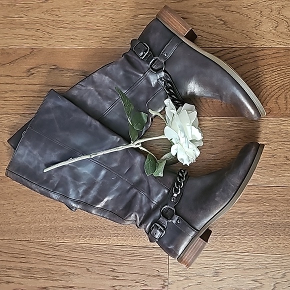 Coach Boots - Picture 2 of 8